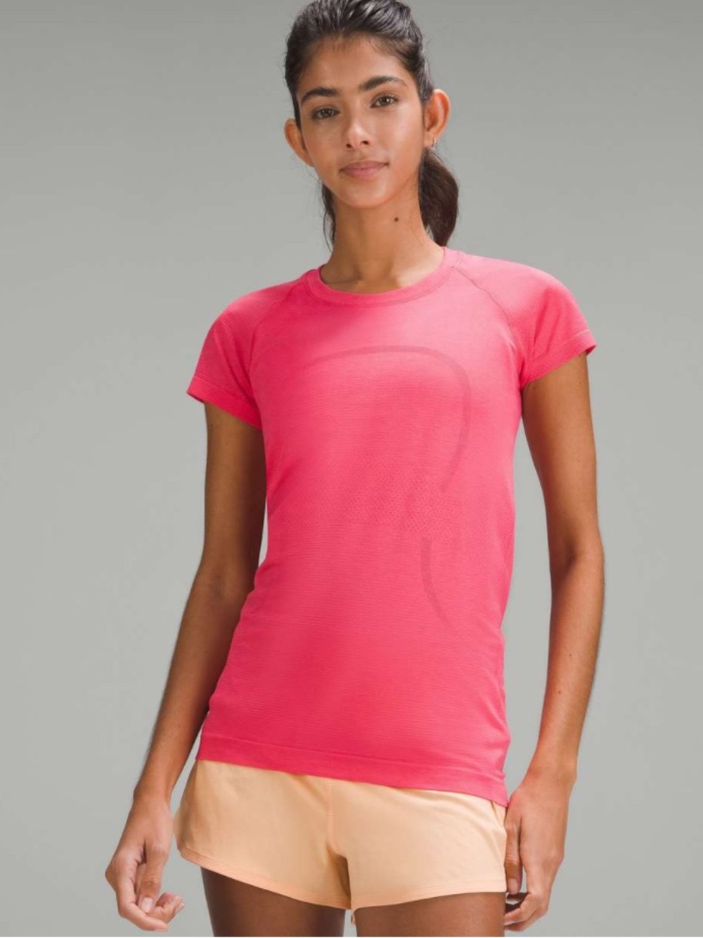 Lululemon Swiftly Tech Short Sleeve 2.0 in Lip Gloss Size 4 *read*